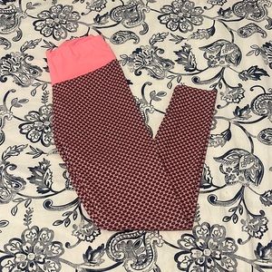 Pink Tiktok Leggings with Booty Scrunch Size Small